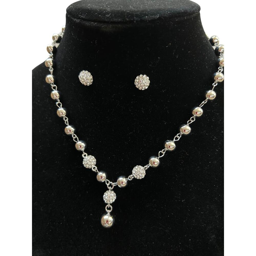 Silvertone Jewelry Set Pierced Earring Necklace Charter Club Sparkles